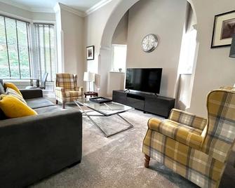 Mode Apartments St Annes - Lytham St. Annes - Living room