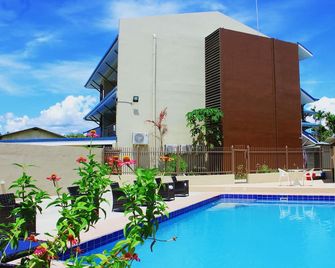 Nambis Inn - Madang - Piscina