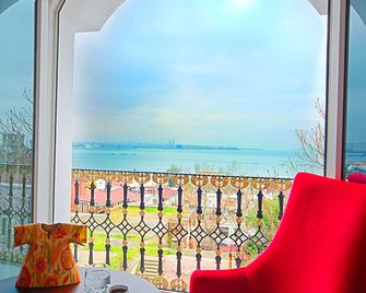 The Magnaura Palace Hotel - Istanbul - Parveke