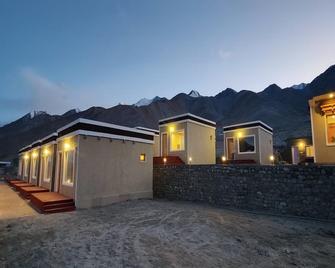 Grand Retreat - Spangmik - Building