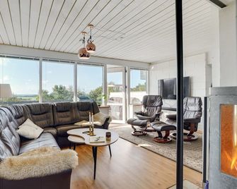 Holiday Home Tomine - 500m to the fjord by Interhome - Struer - Huiskamer
