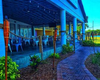 The Port Hotel and Marina - Crystal River - Innenhof