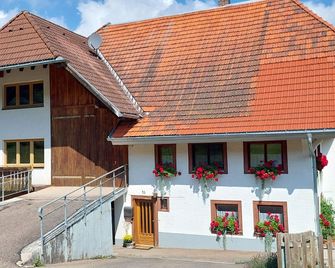 Haus Gloriosa: Where Black Forest tradition meets pure relaxation. - Bonndorf im Schwarzwald - Building
