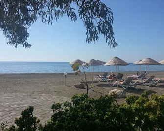 Bacahan Hotel - Altinoluk - Playa