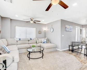 Private Boulder City Retreat in Historic Downtown! - Boulder City - Salon
