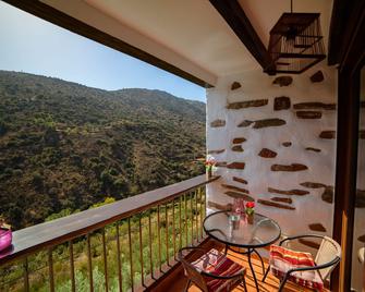 Rural House \'La Casa En Revés\' - Laroya - Balcón