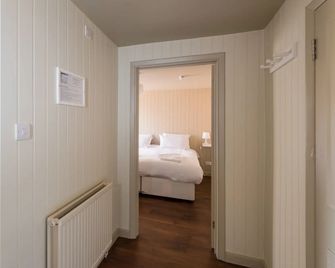 The Wheatsheaf Hotel - Newport