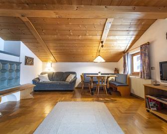 Panorama Apartment Pizaut - Ortisei - Sala de estar