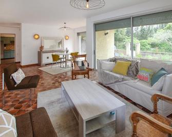 Awesome Home In Tulette With Wifi - Tulette - Sala de estar