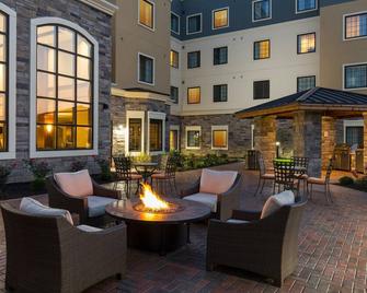 1 Bedroom Suite | Wfh-Friendly + Pool + Bbq Grills - Folsom - Terasa