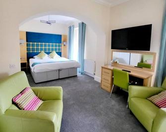 Clubhouse Hotel And Orchid Restaurant - Nairn - Bedroom