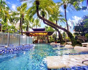 Resort One Hotel - אילאן סיטי - בריכה