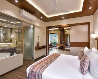 Arova Woods Zinc Journey by The Fern - Lonavala - Camera da letto