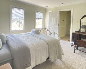 Historic Yorktown Waterfront Home - Yorktown - Bedroom