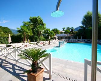 Park Hotel Villa Belvedere - Cannobio - Piscina