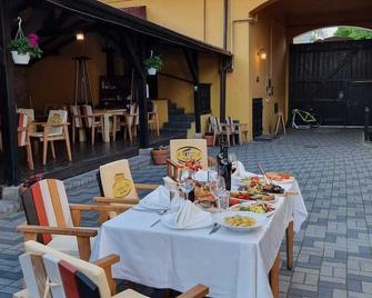 Cristian Inn - כריסטיאן - מסעדה