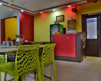 Yelagiri Residency - Yelagiri - Front desk