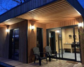Cottage au bord de l'eau - Saint-Quentin-en-Tourmont