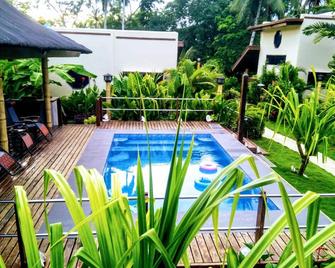 Siargao Sunset Bay Beach Villas - General Luna - Pool