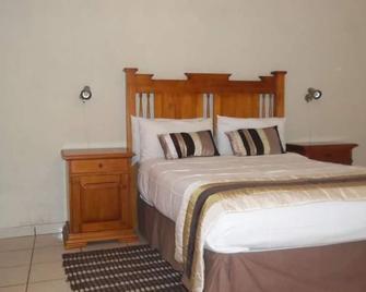 Steenbok Guesthouse - Steenbok - Habitación
