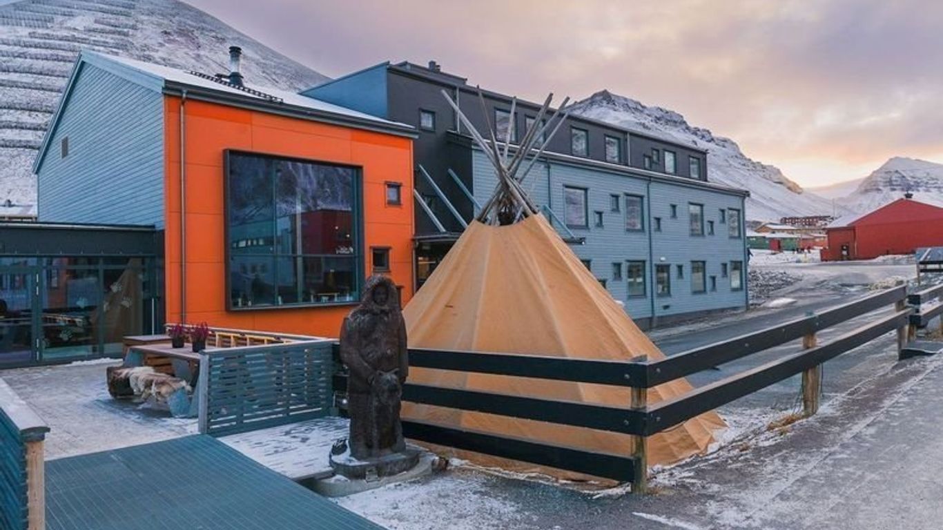 Svalbard Hotell Polfareren