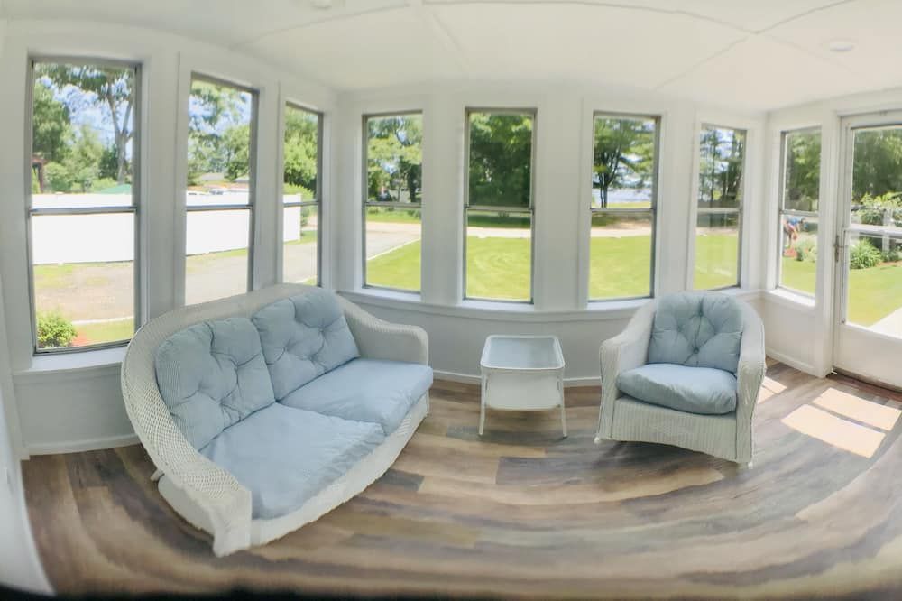 Family Friendly get away by the coast with the pool to relax at in the evening
