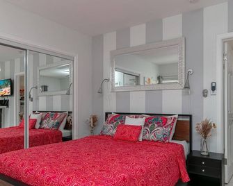 Charming Private Apartment with Full Kitchen – Perfect Location for students! - פורט לודרדייל - חדר שינה