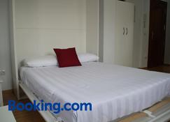 Apartamentos San Lázaro - Ezcaray - Slaapkamer