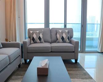 Al reem Simplest 1BR apartment - Abu Dhabi - Living room