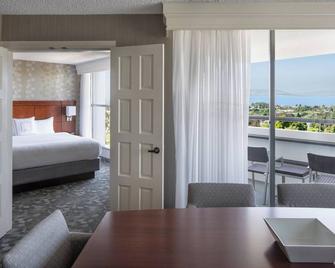 Courtyard by Marriott Richmond Berkeley - Richmond - Habitación