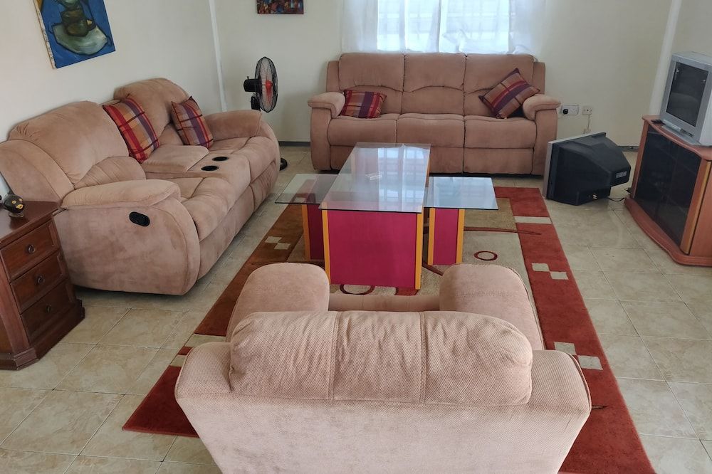 Tropical Villa - روسو - غرفة معيشة