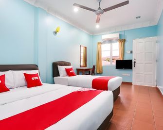 OYO 44094 Bangi Lanai Hotel - Bandar Baru Bangi - Bedroom