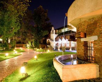 Caro Horoscop Hotel - بوخارست