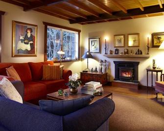 Retiro Park Lodge - Nelson - Living room