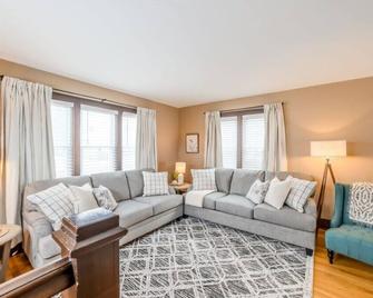 State Ave|beach|king Beds|central Ac - Alpena - Huiskamer