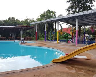 Rainbow Resort - Phen - Piscina