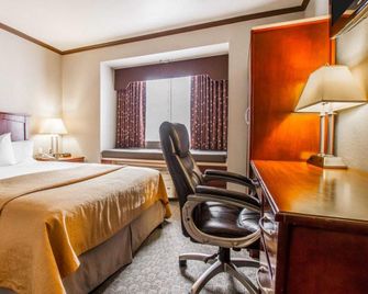 Baymont by Wyndham Chandler I-10 - Chandler - Bedroom