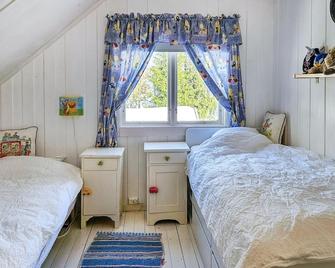 Awesome Home In Noresund With Wifi - Noresund - Habitación