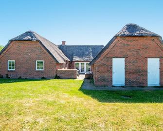 18 person holiday home in Ulfborg - Ulfborg - Building