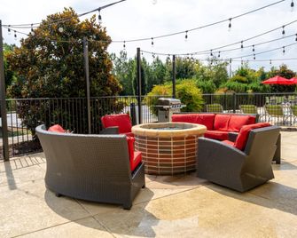 Holiday Inn Murfreesboro By IHG - Murfreesboro - Innenhof