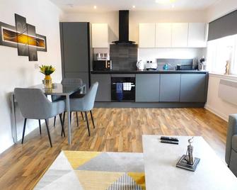Newly refurbished 1 bed Apt in Hamilton Close to station and local amenities - Hamilton - Kitchen