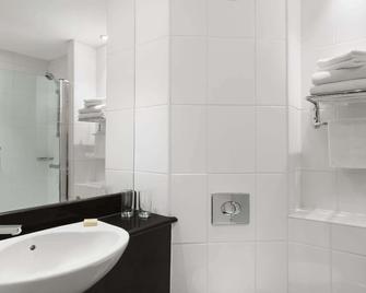 Ramada Hounslow - Heathrow East - Hounslow - Bedroom