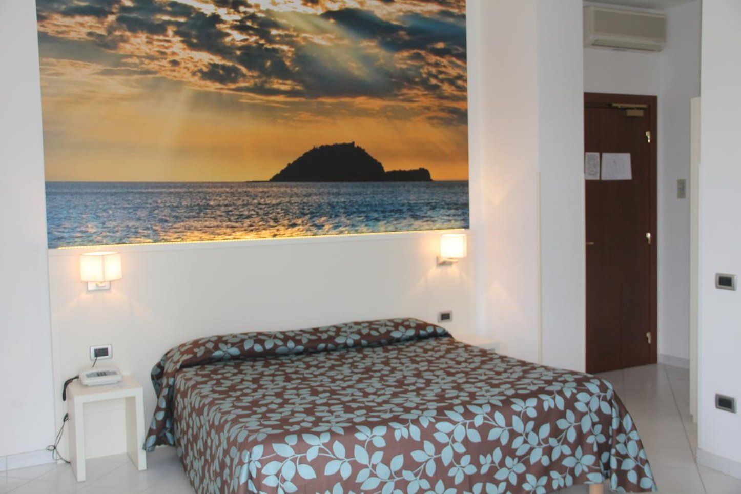 هوتل جاردن - ألاسيو - غرفة نوم