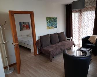 Hansa Apartments Hamburg - Hamburg - Wohnzimmer