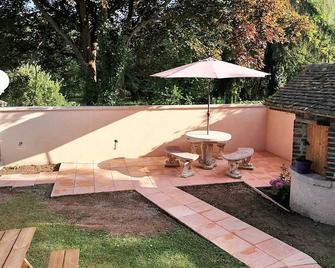 Maison de charme à Sainte-Geneviève-lès-Gasny avec jardin - Sainte-Geneviève-lès-Gasny - Patio