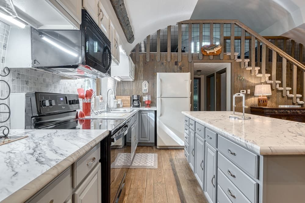 Unique Cabin - near VT, Radford U, Pete Dye Golf Course, New River, Claytor Lake - Radford - Küche