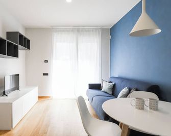 Italianway - Lazzaro Papi 14 B - Milan - Salon