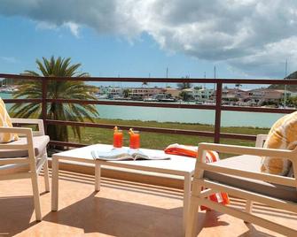 Harbour Island Residences - Jolly Harbour - Balcón