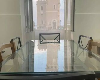 Brezza Marina 3021 - Genoa - Dining room