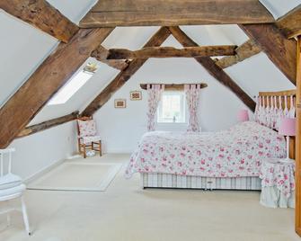 2 bedroom accommodation in Gatcombe, near Blakeney, Forest of Dean - Blakeney - Bedroom